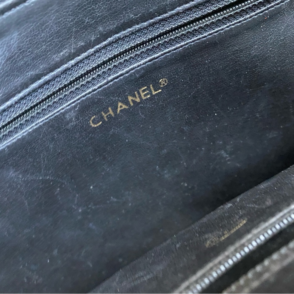 Vintage Chanel bag! - Picture 5 of 16